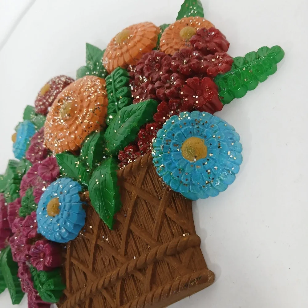 Vintage Syroco Molded Plastic Flower Basket Wall Plaque Decor Retro 1975 USA